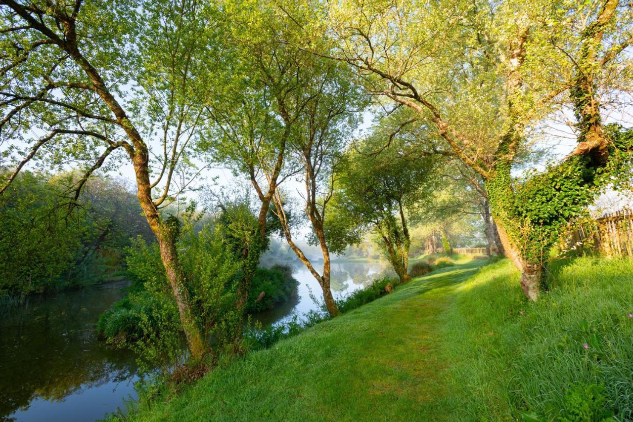 Our Goldfinch 1- Sleeps 2 Persons- Private Hot Tub-Pet Friendly-Tranquil Holiday Away From It All Yet Not Far From St Austell- The Holiday Home Has One Bedroom, Living And Dining Area, Equipped Kitchen-Decking-Outdoor Furniture-Fishing Lakes And More Grampound Kültér fotó